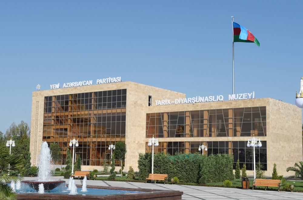 YAP Ucar rayon təşkilatının yeni inzibati binası açılıb (FOTO)
