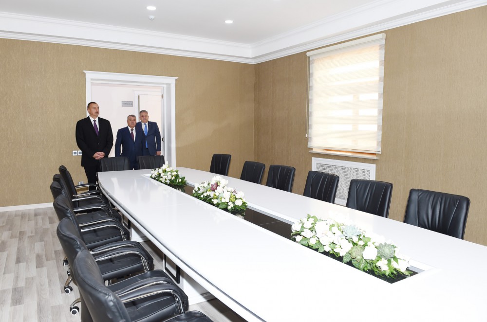 İlham Əliyev YAP Göyçay rayon təşkilatının yeni binasının açılışında iştirak edib (FOTO)