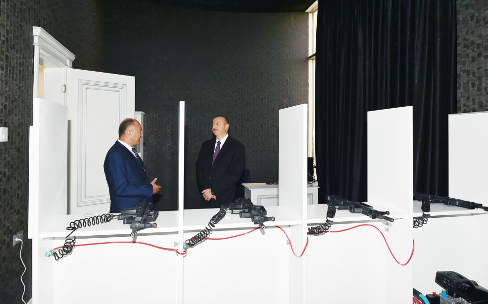 İlham Əliyev Ucar Gənclər Mərkəzinin açılışında iştirak edib (FOTO)