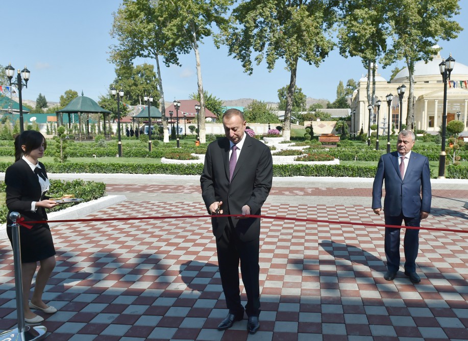 Göyçayda Gənclər Mərkəzi istifadəyə verilib (FOTO)