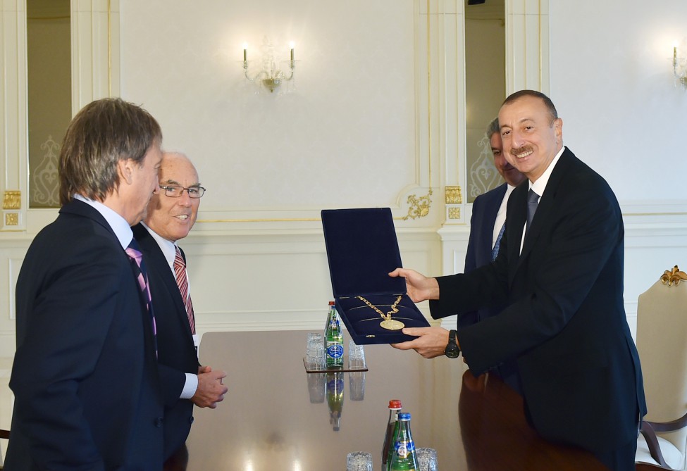 Prezident İlham Əliyevə Beynəlxalq "Fair Play" Komitəsinin xüsusi medalı təqdim olunub (FOTO)