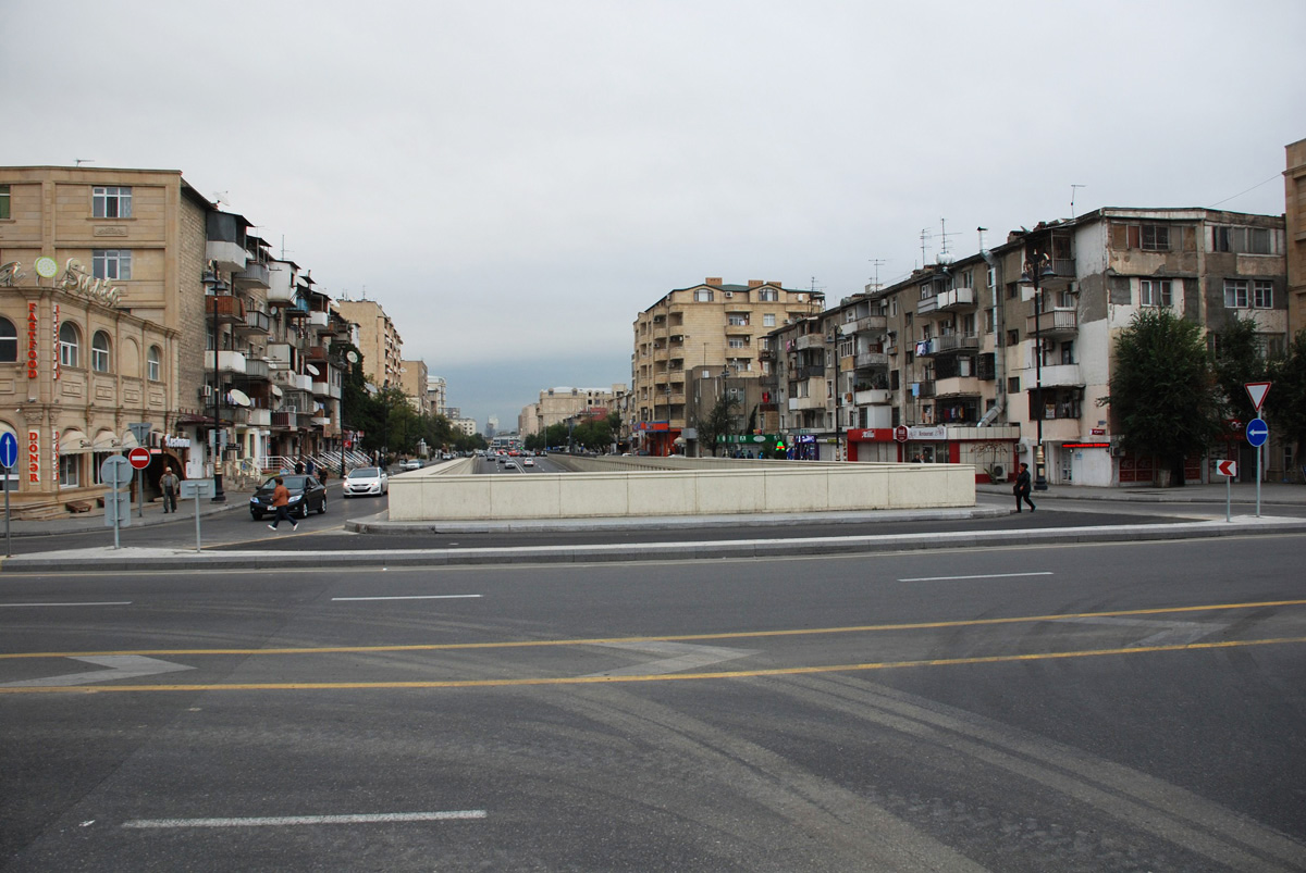 Həsən Əliyev küçəsində yeni yol çəkilib (FOTO)