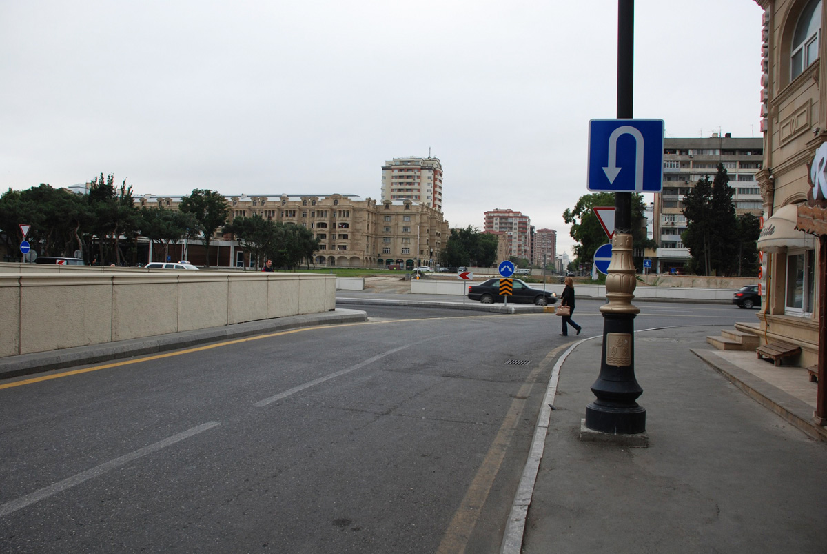 Həsən Əliyev küçəsində yeni yol çəkilib (FOTO)