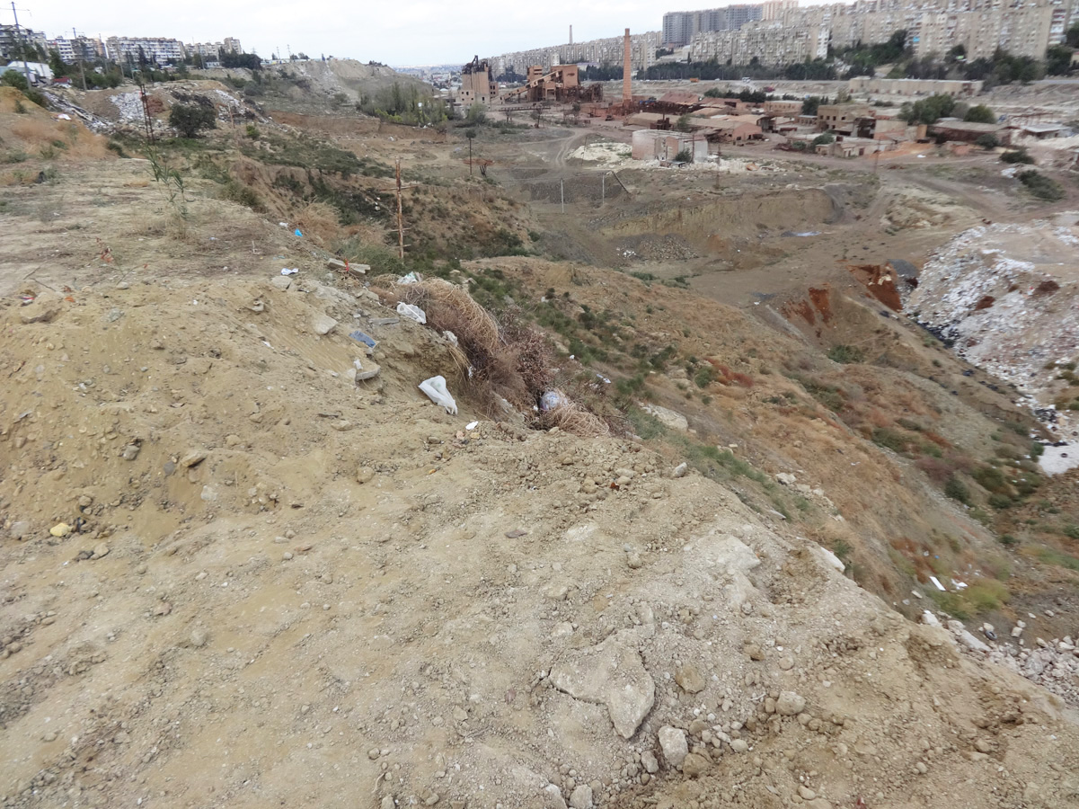 Paytaxtın şərqindəki təhlükəli sürüşmə zonasından FOTOREPORTAJ