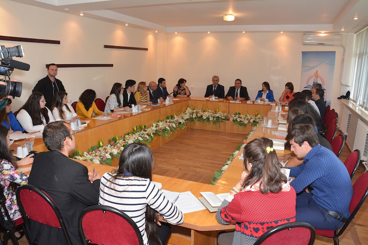 Rəşad Məcidlə “İmzalı görüş” (FOTO)