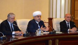 Allahşükür Paşazadə: Bölgələrdə çaşqınlıq yaradan axundlar cəzalandırılacaq (FOTO)