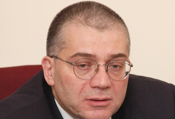 Araz Əzimov Tehrana səfər edəcək