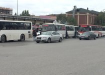 Bakıda sərnişin avtobuslarının özbaşınalıqları FOTOOBYEKTİVDƏ