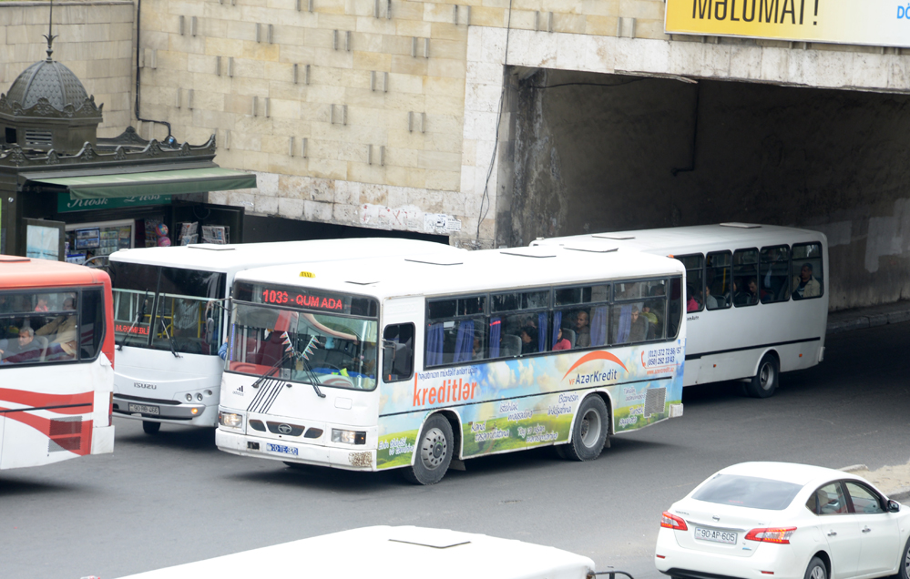 Bakıda sərnişin avtobuslarının özbaşınalıqları FOTOOBYEKTİVDƏ