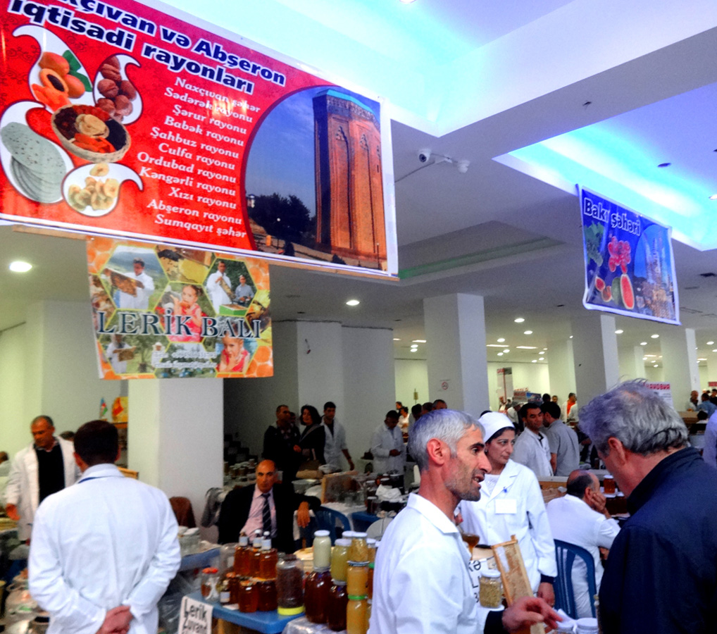 "Kommersiya sirridir, nə qədər bal satdığımı deməyəcəyəm" - Bal yarmarkasından reportaj (FOTO)