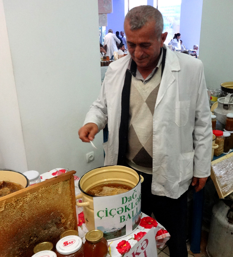 "Kommersiya sirridir, nə qədər bal satdığımı deməyəcəyəm" - Bal yarmarkasından reportaj (FOTO)