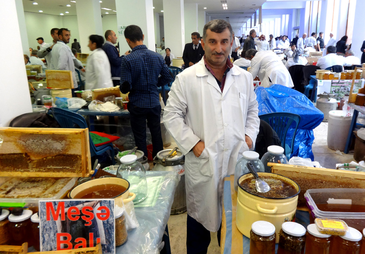"Kommersiya sirridir, nə qədər bal satdığımı deməyəcəyəm" - Bal yarmarkasından reportaj (FOTO)