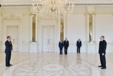 İlham Əliyev BƏƏ-nin və İsveçrənin yeni səfirlərinin etimadnaməsini qəbul edib (ƏLAVƏ OLUNUB) (FOTO)