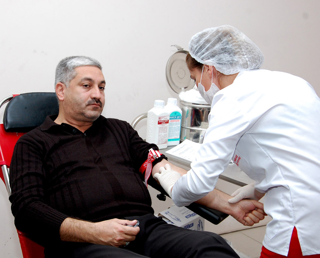 Azərbaycanda Aşura Günü ilə əlaqədar qanvermə aksiyası keçirilir (FOTO)