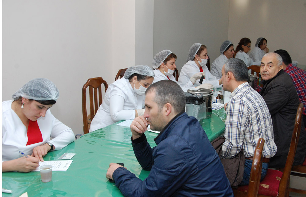Azərbaycanda Aşura Günü ilə əlaqədar qanvermə aksiyası keçirilir (FOTO)
