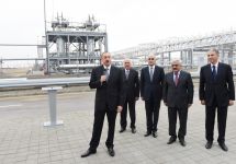 Prezident İlham Əliyev Sumqayıtda etilen-polietilen zavodunda yeni qurğuları işə salıb (FOTO)