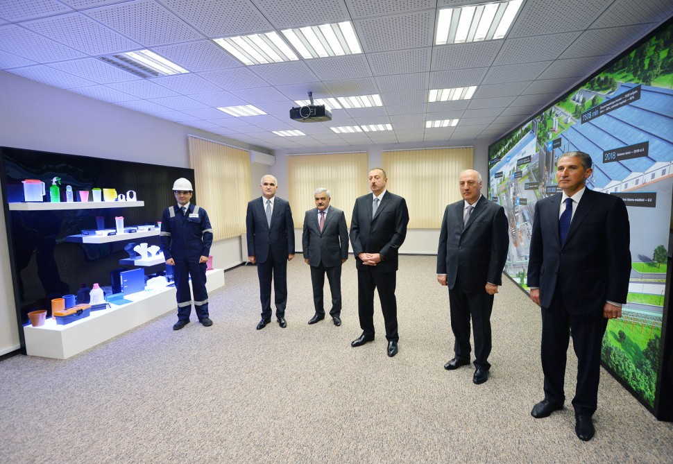 Sumqayıtda yüksək sıxlıqlı polietilen zavodunun təməli qoyulub (FOTO)