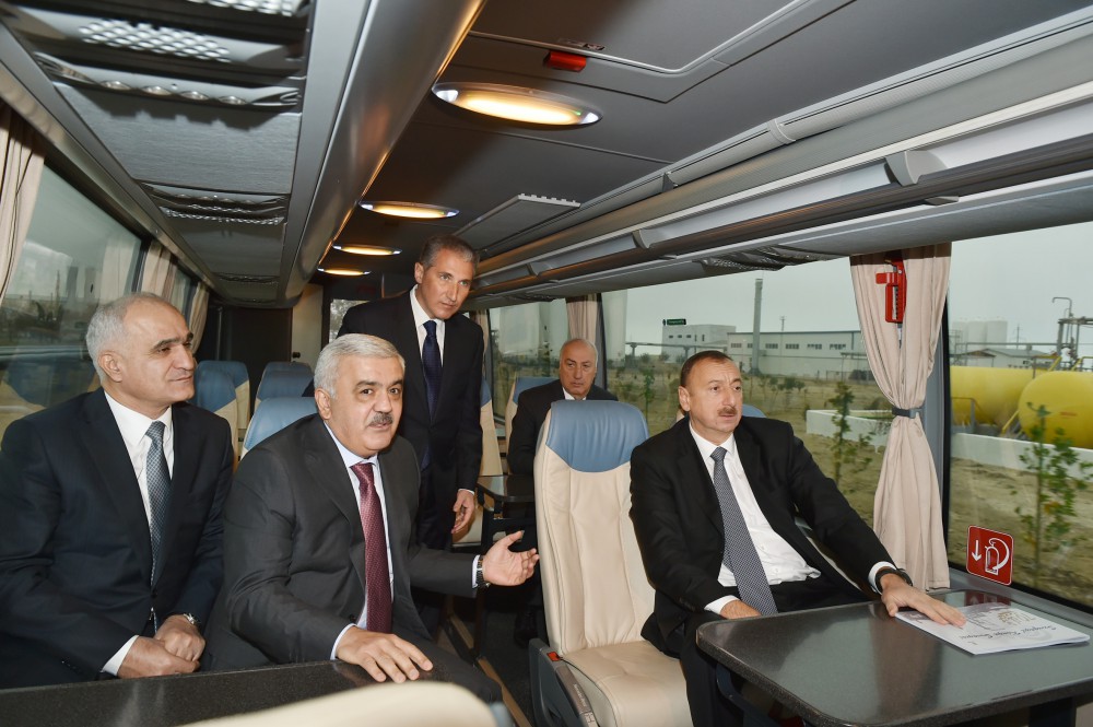 Prezident İlham Əliyev Sumqayıtda etilen-polietilen zavodunda yeni qurğuları işə salıb (FOTO)