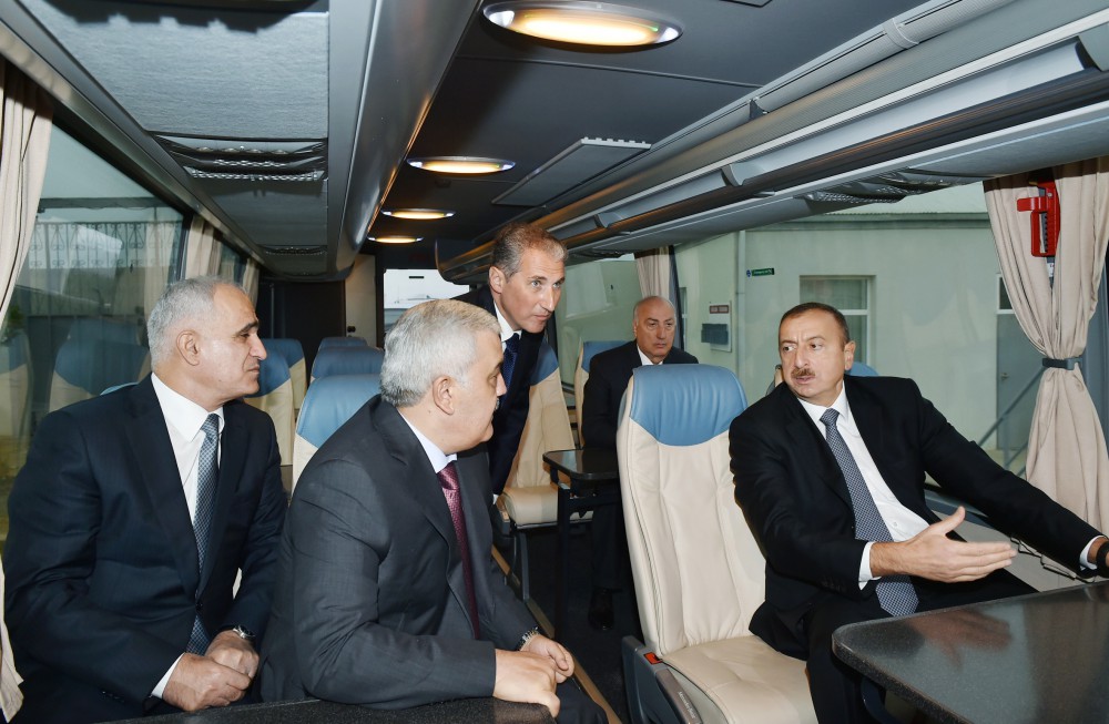 Prezident İlham Əliyev Sumqayıtda etilen-polietilen zavodunda yeni qurğuları işə salıb (FOTO)