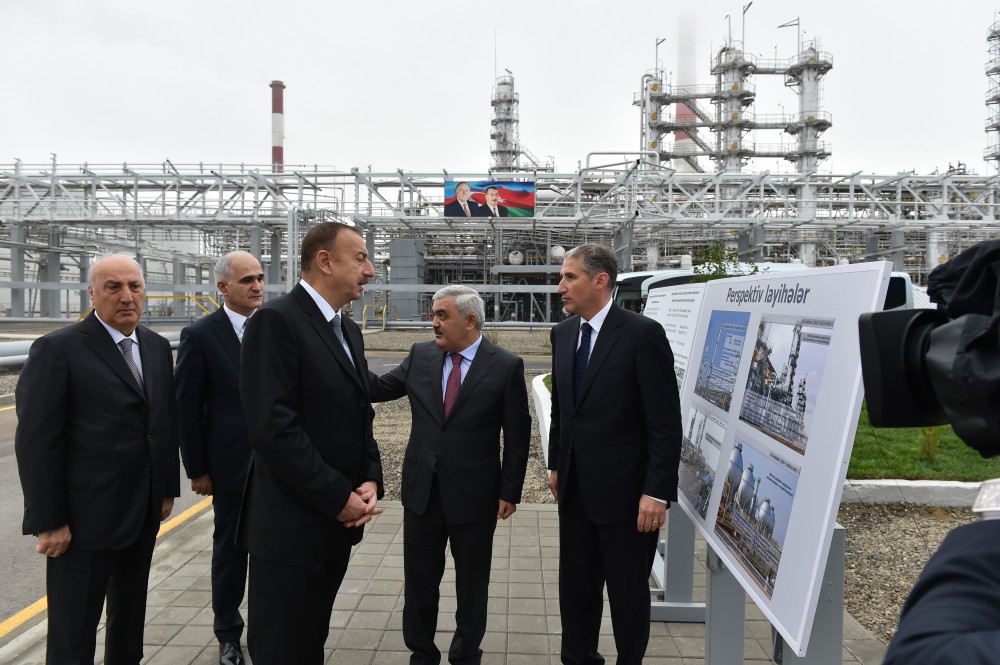 Prezident İlham Əliyev Sumqayıtda etilen-polietilen zavodunda yeni qurğuları işə salıb (FOTO)