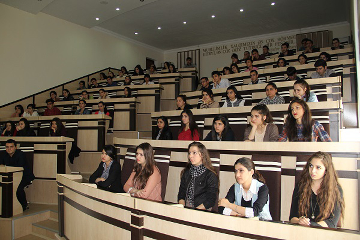Bilik Fondu gənc seçiciləri maarifləndirir (FOTO)
