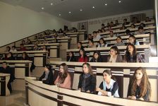 Bilik Fondu gənc seçiciləri maarifləndirir (FOTO)