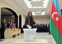 Prezident İlham Əliyev və xanımı parlament seçkilərində səs veriblər (ƏLAVƏ OLUNUB) (FOTO)