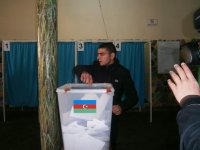 Məhbuslar səsvermə prosesində - Fotoreportaj