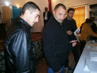 Məhbuslar səsvermə prosesində - Fotoreportaj