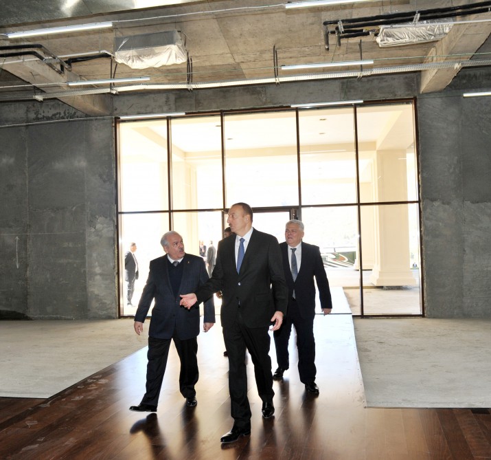 İlham Əliyev Şəkidə "Marxal" sanatoriya-istirahət kompleksində tikinti işlərinin gedişi ilə tanış olub (FOTO)