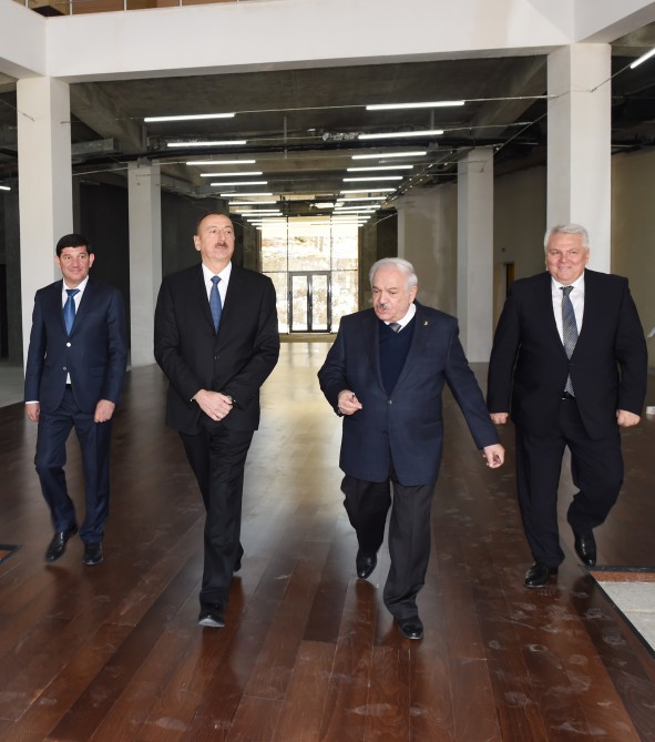 İlham Əliyev Şəkidə "Marxal" sanatoriya-istirahət kompleksində tikinti işlərinin gedişi ilə tanış olub (FOTO)