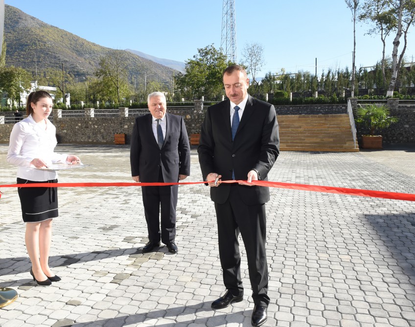 Şəkinin Qoxmuq kənd tam orta məktəbinin yeni binası istifadəyə verilib (FOTO)
