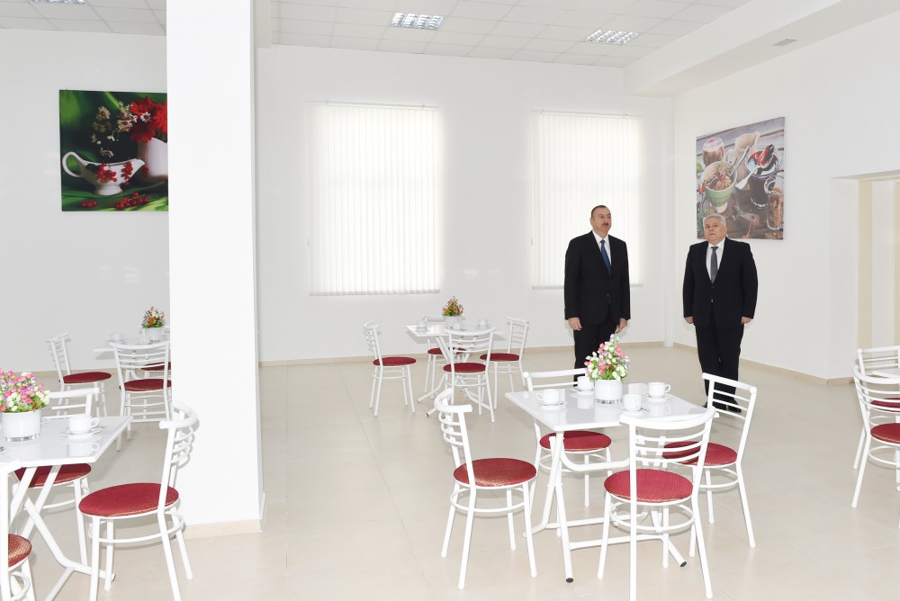 Şəkinin Qoxmuq kənd tam orta məktəbinin yeni binası istifadəyə verilib (FOTO)