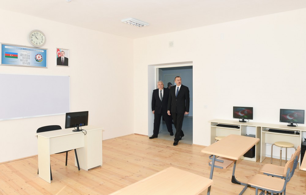 Şəkinin Qoxmuq kənd tam orta məktəbinin yeni binası istifadəyə verilib (FOTO)