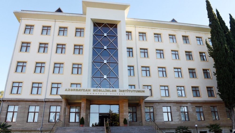 İlham Əliyev Azərbaycan Müəllimlər İnstitutunun Zaqatala filialının yeni inşa olunan binasının açılışında iştirak edib (FOTO)