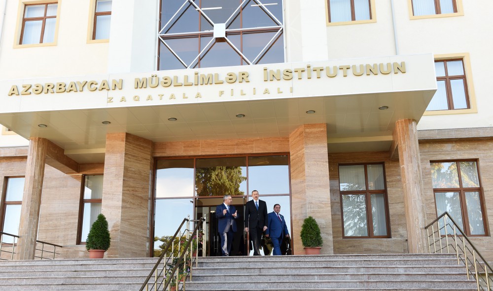 İlham Əliyev Azərbaycan Müəllimlər İnstitutunun Zaqatala filialının yeni inşa olunan binasının açılışında iştirak edib (FOTO)