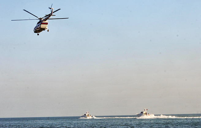 FHN-in helikopteri Xəzərdə 4 balıqçını xilas etdi (YENİLƏNİB)