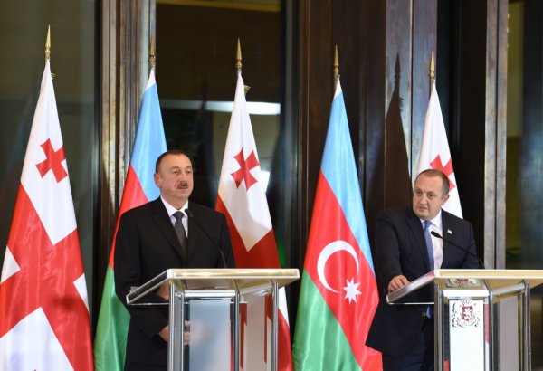 Azərbaycan və Gürcüstan prezidentləri mətbuata bəyanatlarla çıxış ediblər  (FOTO)
