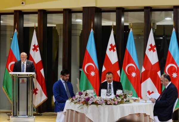 Tbilisidə İlham Əliyevin şərəfinə rəsmi nahar verilib (FOTO)