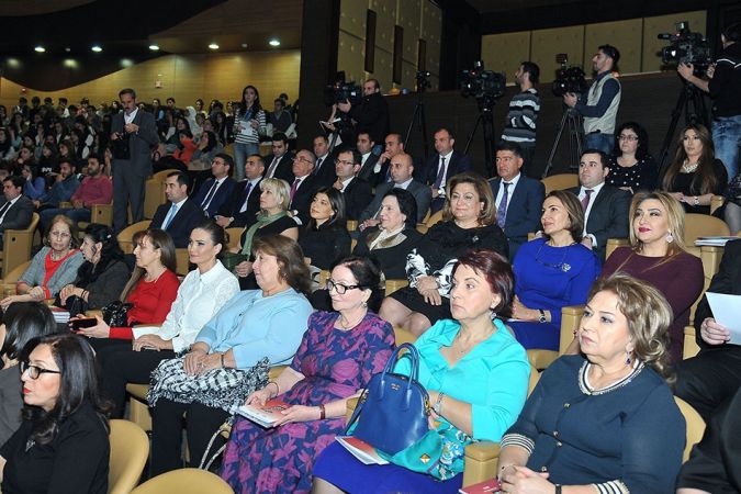 “Azərbaycan ailəsi-2015” film festivalının qalibləri mükafatlandırılıblar (FOTO)