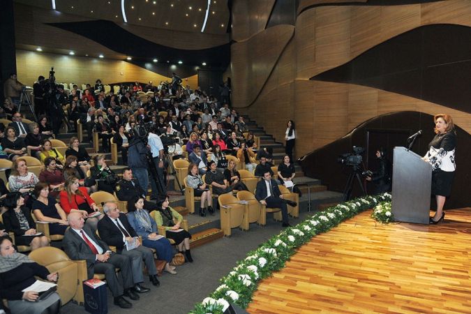 “Azərbaycan ailəsi-2015” film festivalının qalibləri mükafatlandırılıblar (FOTO)