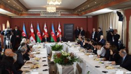 Azərbaycan və Gürcüstan prezidentləri Marneulidə “Çay evi” tədris mərkəzi ilə tanış olublar (FOTO)