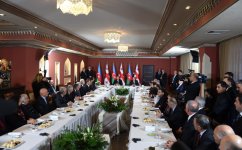 Azərbaycan və Gürcüstan prezidentləri Marneulidə “Çay evi” tədris mərkəzi ilə tanış olublar (FOTO)