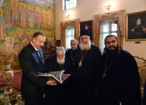 Prezident İlham Əliyev Gürcüstan Pravoslav Kilsəsinin Patriarxı II İliya ilə görüşüb (FOTO)
