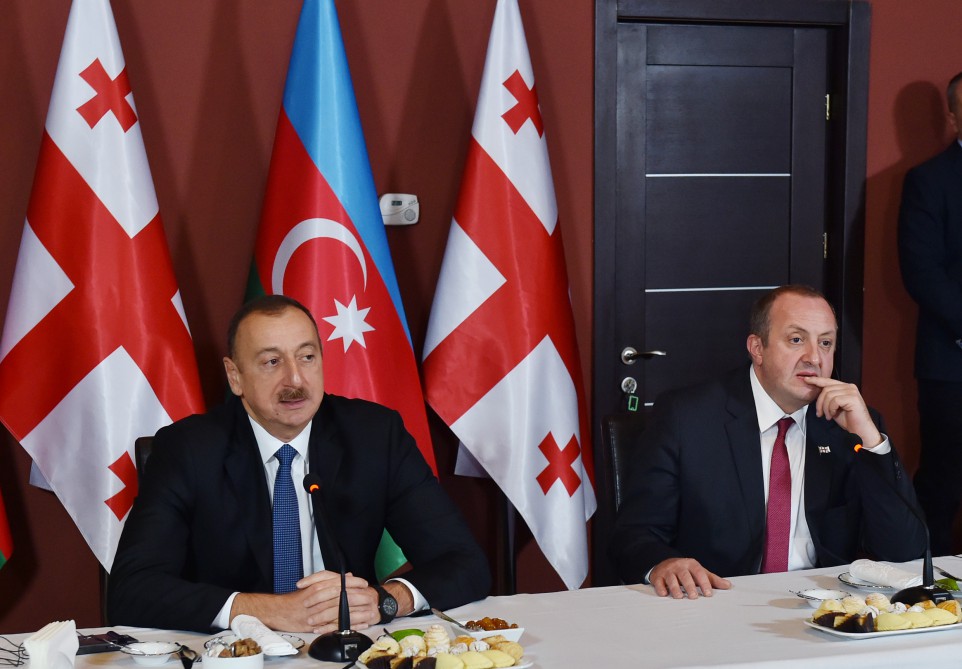 Azərbaycan və Gürcüstan prezidentləri Marneulidə “Çay evi” tədris mərkəzi ilə tanış olublar (FOTO)