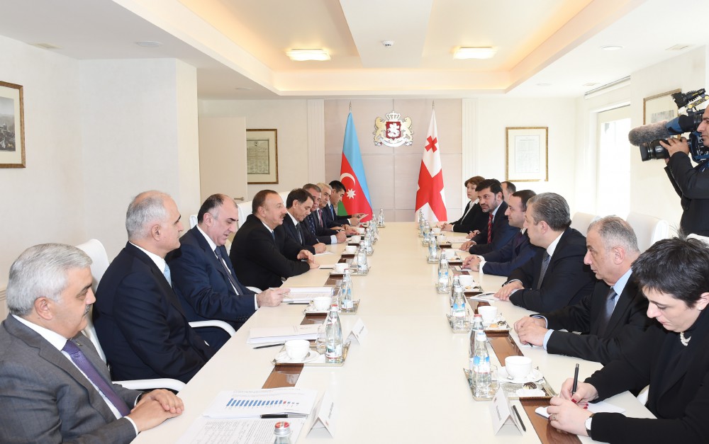 Prezident İlham Əliyev Gürcüstanın Baş naziri ilə görüşüb (FOTO)