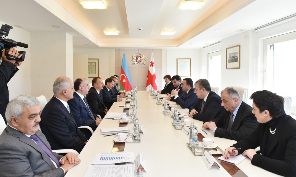 Prezident İlham Əliyev Gürcüstanın Baş naziri ilə görüşüb (FOTO)