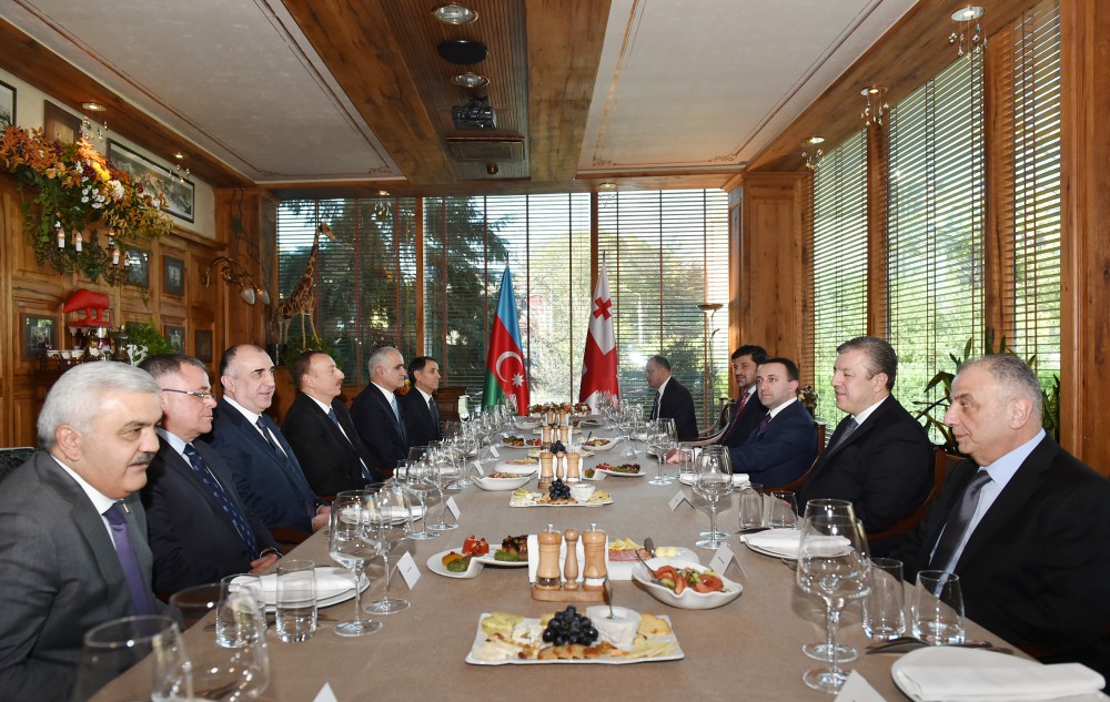 Gürcüstanın Baş naziri adından Prezident İlham Əliyevin şərəfinə nahar verilib (FOTO)