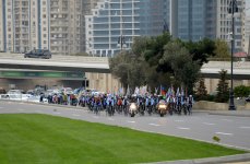Bakıda "Bayrağımız - qürur mənbəyimizdir!" devizi altında veloyürüş keçirilib (FOTO)