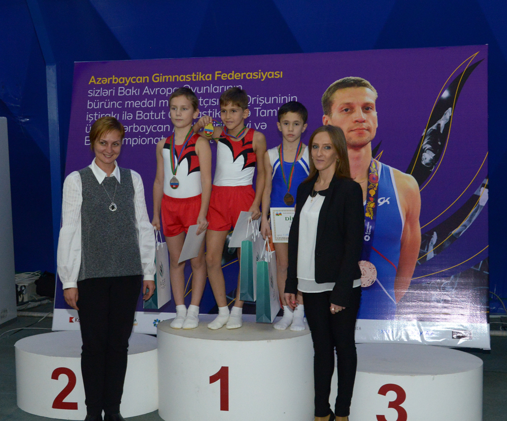 Batut gimnastikası və tamblinq üzrə Azərbaycan çempiontında mükafatlandırılma mərasimi keçirilib (FOTO)